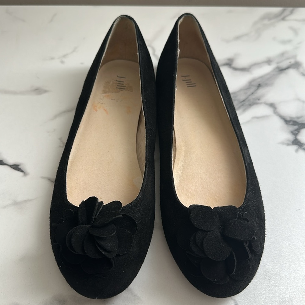 Pre owned J.Jill Elegant Black Floral Women's Flats